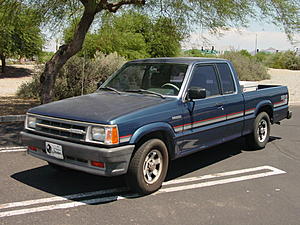 1988 B2600 4x4 -- repaint-mazda-1988-b2200-photo1.jpg