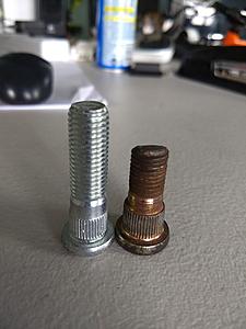 2008 Front Wheel Stud-cx9-wheel-stud.jpg