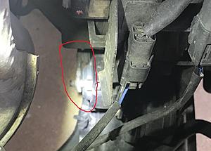 What is it (on lower mount)?-img_0350_1.jpg